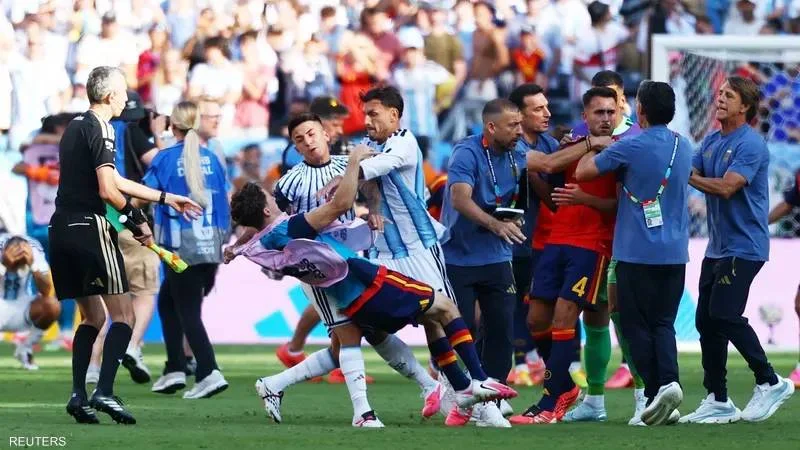 كأس العالم ينتهي بالفوضى: وفيفا يتدخل