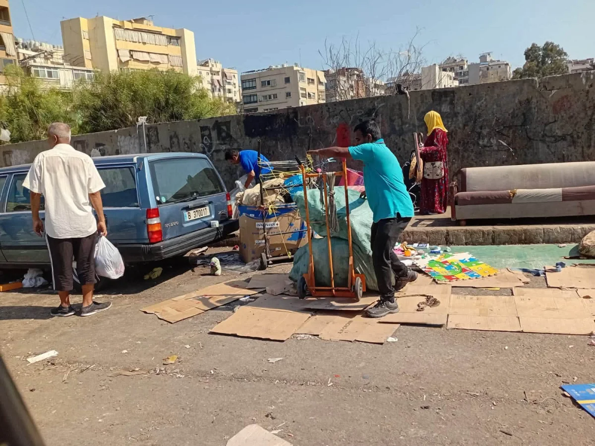 بلدية بيروت تزيل التعديات وتعيد فتح الطريق في صبرا ضمن حملة لحماية السلامة العامة